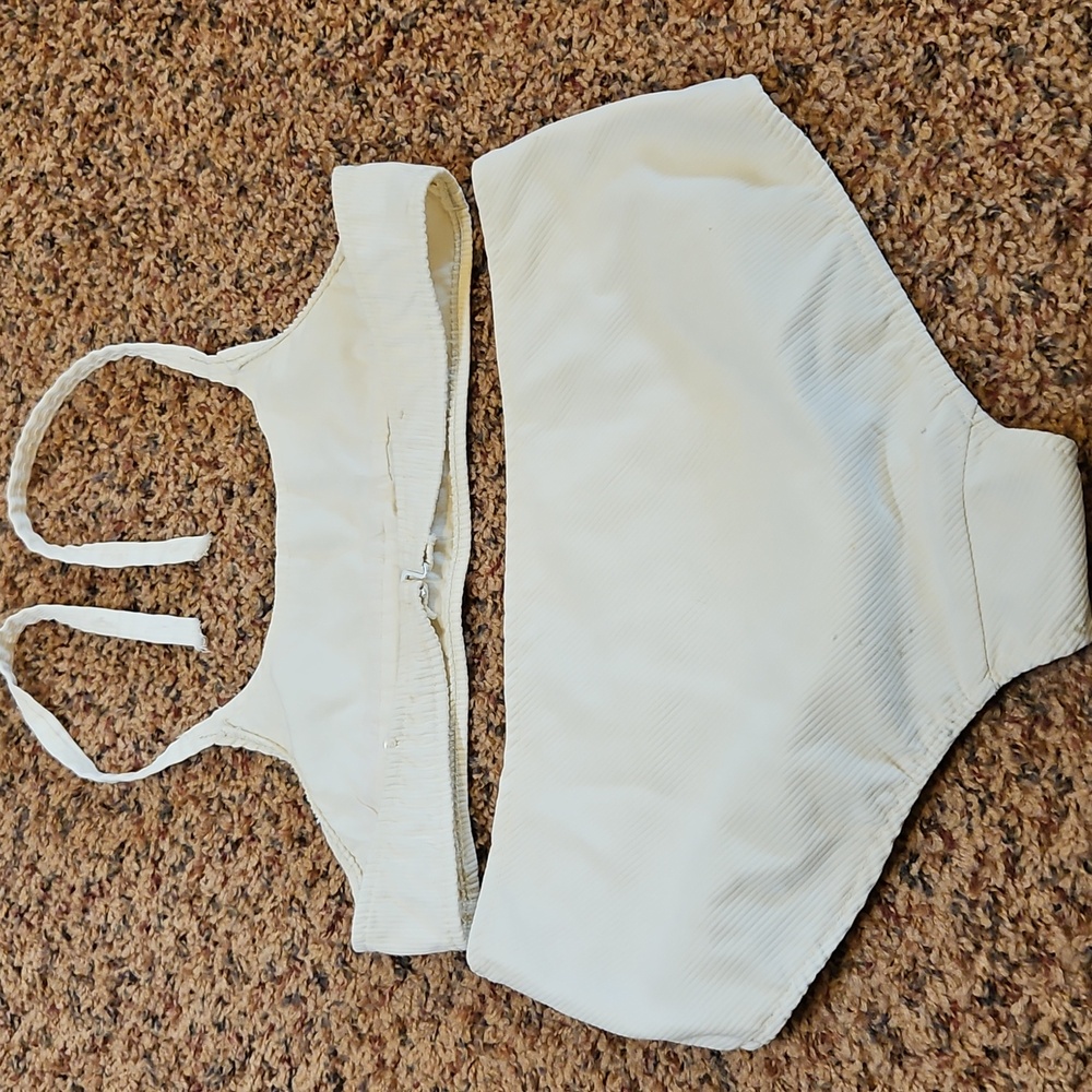 VINTAGE GIRLS KIDS White Bikini Set with Red Floral Trim SWIMSUIT 70s 80s - Picture 8 of 9